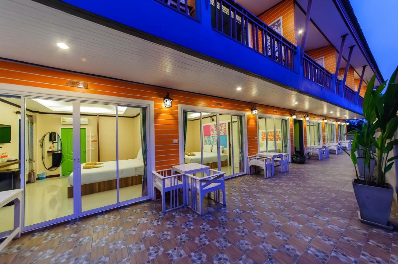 The Harbor Front เกาะล้าน Hotell Eksteriør bilde