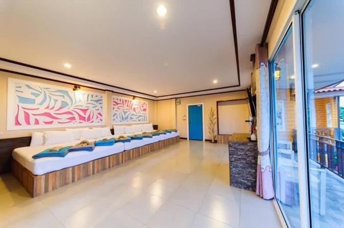 The Harbor Front เกาะล้าน Hotell Eksteriør bilde
