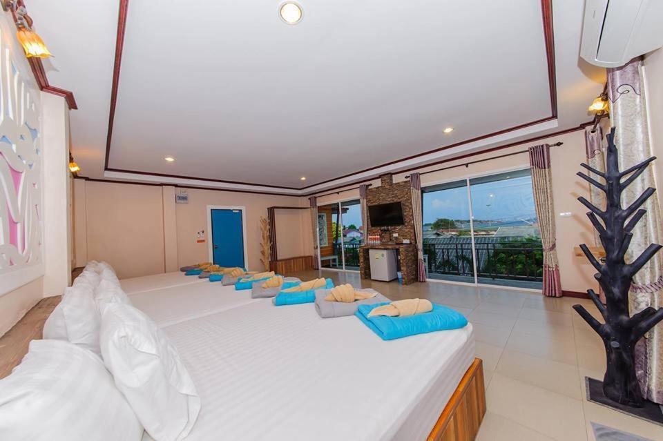 The Harbor Front เกาะล้าน Hotell Eksteriør bilde