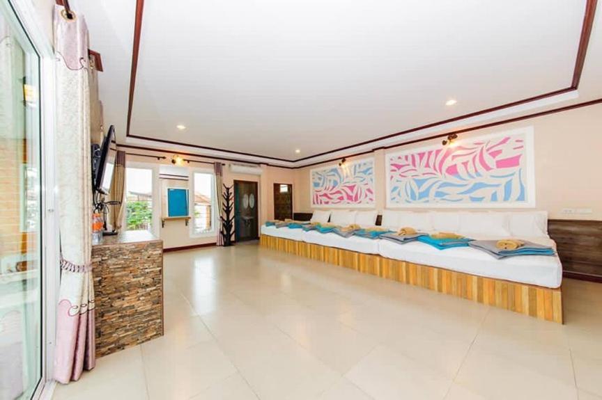 The Harbor Front เกาะล้าน Hotell Eksteriør bilde
