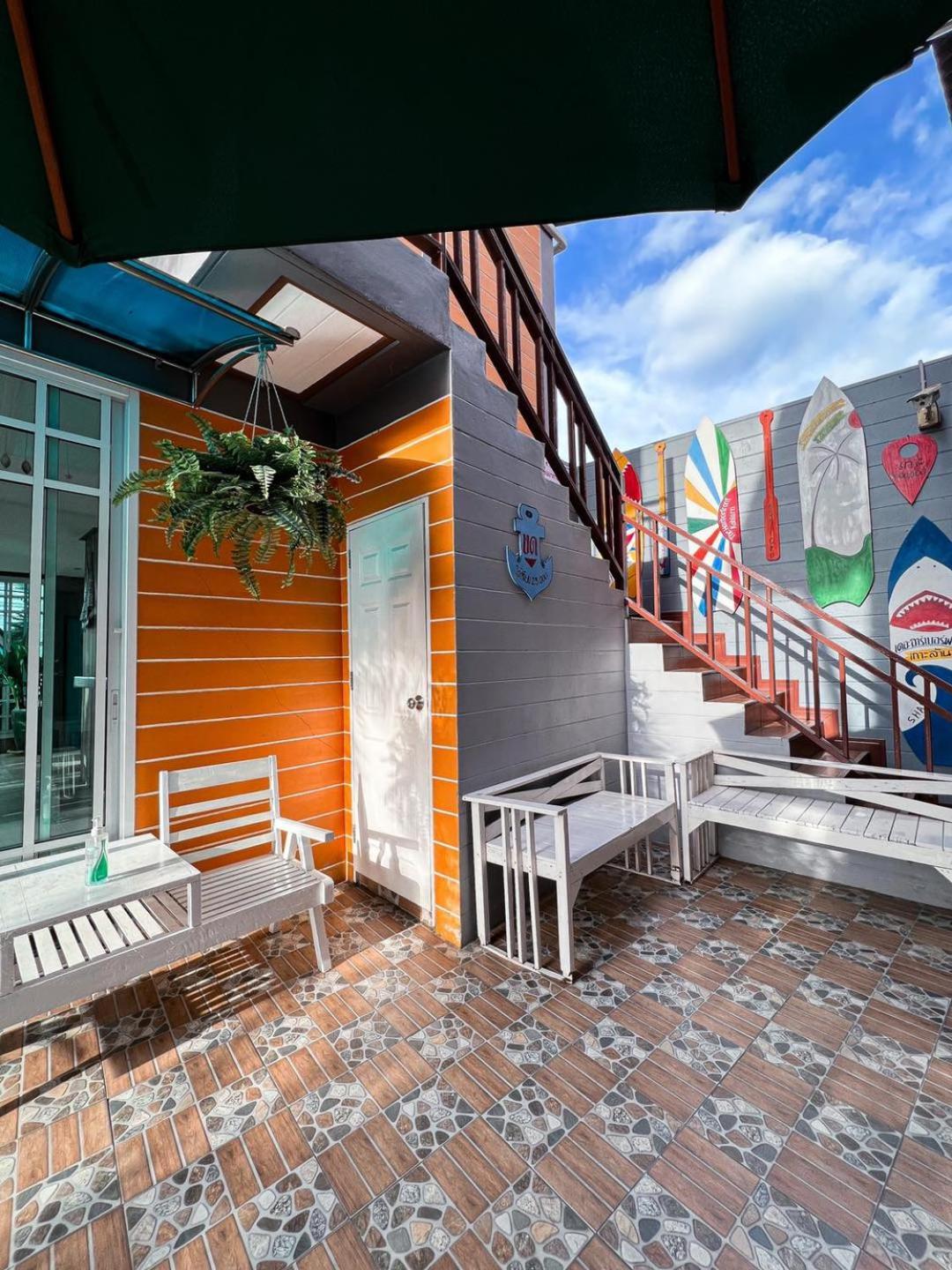 The Harbor Front เกาะล้าน Hotell Eksteriør bilde